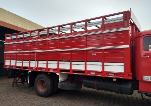 Carroceria Boiadeira de Madeira